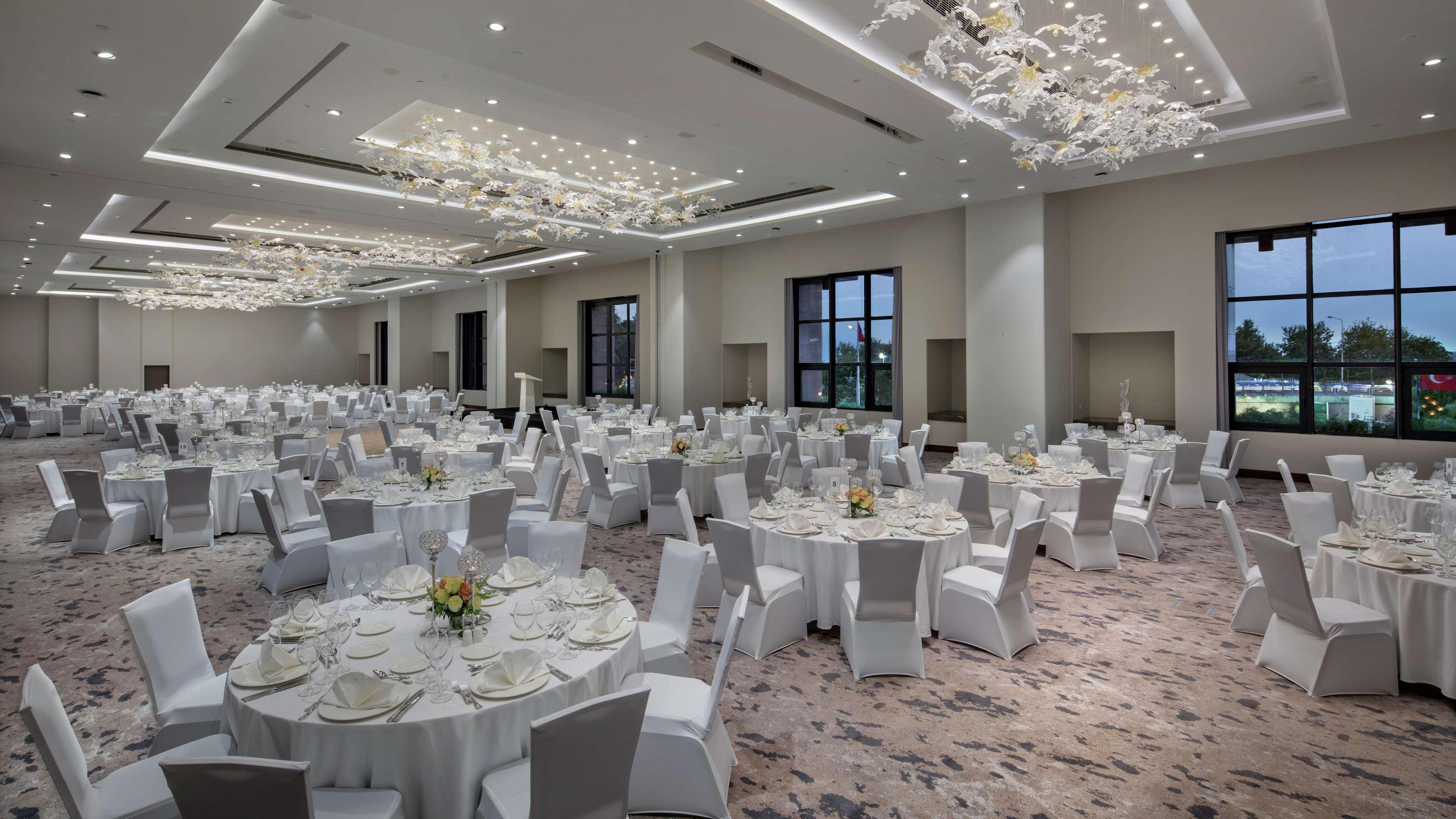 Hilton Maslak 5* Istanbul